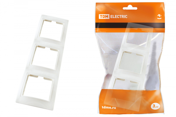 Рамка 3-х постовая вертикальная белая Таймыр